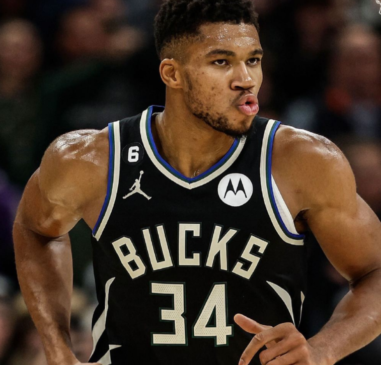 AYX-字母哥巅峰对决，穆雷与40激战尤文图斯分钟，高光表现胜负难料！的简单介绍