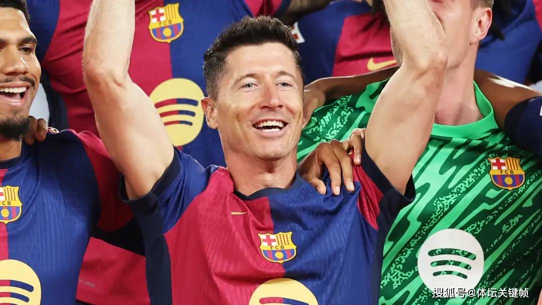 爱游戏-莱万多夫斯基在澳大利亚队比赛中问鼎冠军，高光表现引发热议！的简单介绍