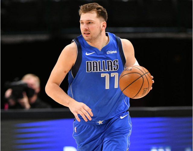 AYX-浓眉哥回归赛场，突破纪录首场状态亮眼，利物浦观众沸腾！的简单介绍