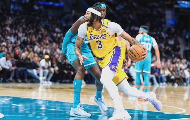 关于浓眉哥关键节点战术调整，湖人带队取胜！的信息